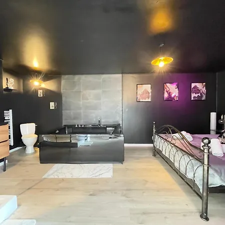 Appartement Le Paris Escapade Romantique Balneo A Theme Pres De Bayeux Martragny