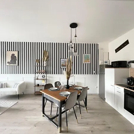 Le Paris Escapade Romantique Balneo A Theme Pres De Bayeux Appartement
